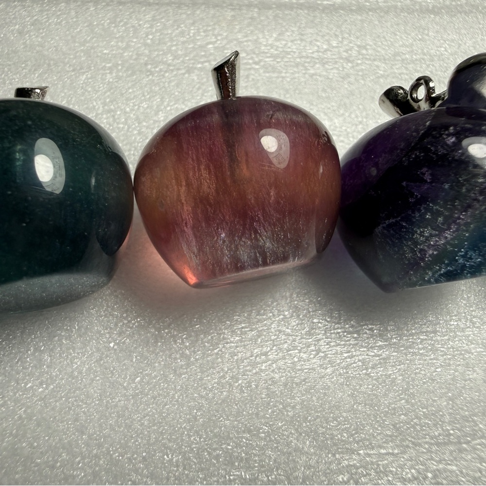 Set of 5 pcs Rainbow Fluorite Crystal Mini Apple Carvings "Genius Stone" - Picture 3 of 10